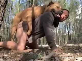 Muscular guy gets to fuck a dirty dog from behind
